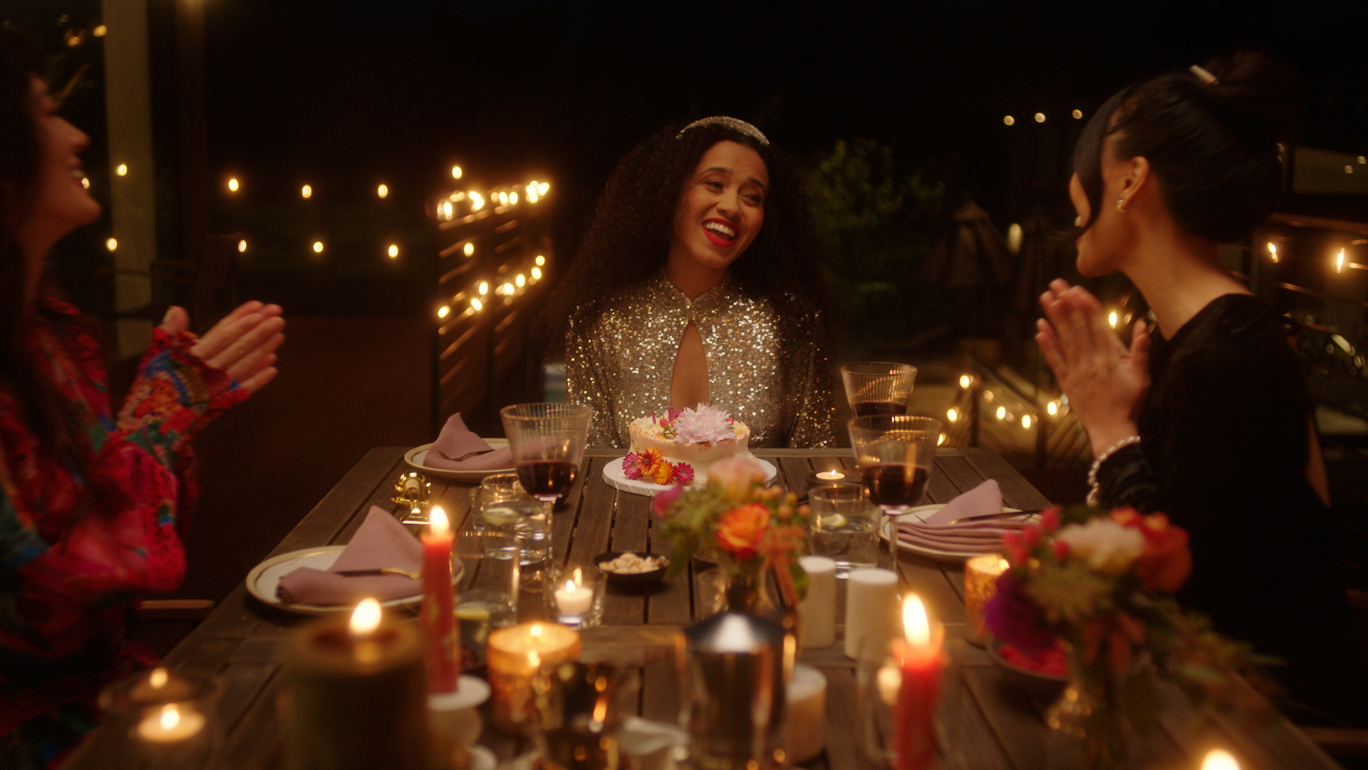 Logitech commercial women at table